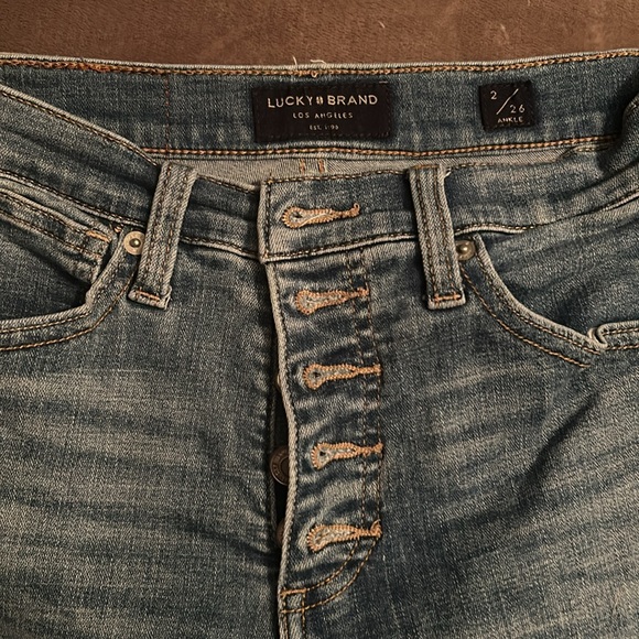 Women’s Lucky Brand Ankle Jeans - Picture 3 of 7